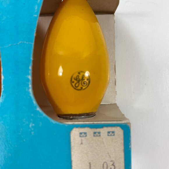 Vintage General Electric C9 Outdoor Christmas Light Bulbs Yellow Ceramic 16ct 4" - Picture 9 of 9
